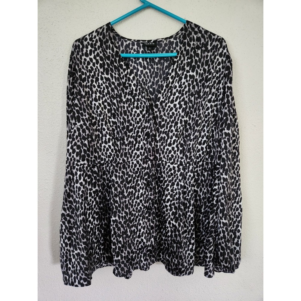Torrid Long Sleeve Button Front Shirt Animal Print Womens‎ Plus 2